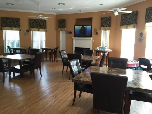 Imagen del bar/restaurante del Hotel Emerald Island Resort, Citrus Ridge. Foto 3