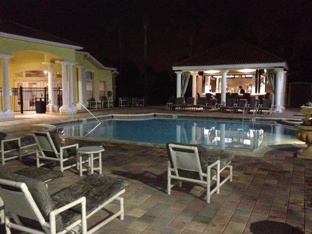 Imagen de la piscina del Hotel Emerald Island Resort, Orlando. Foto 11