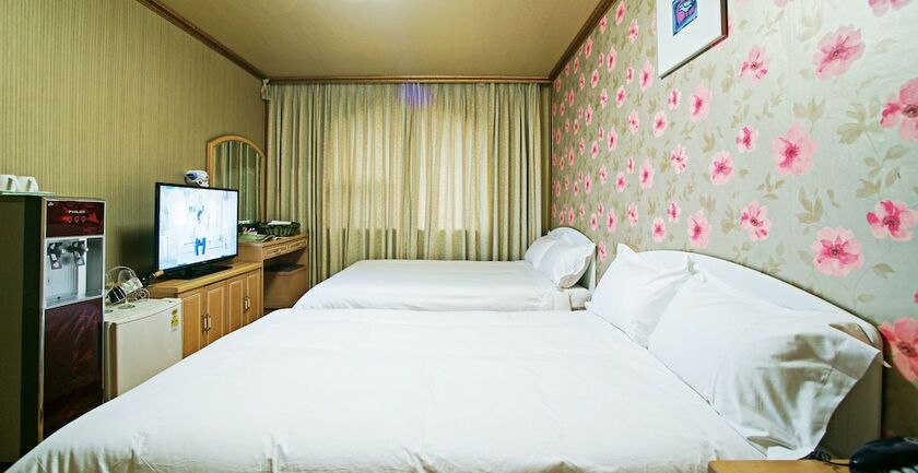 Imagen general del Hotel Emerald, Jeju. Foto 5