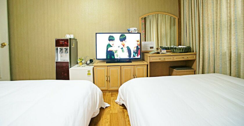Imagen general del Hotel Emerald, Jeju. Foto 6