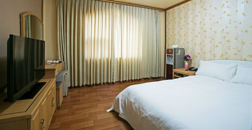 Imagen general del Hotel Emerald, Jeju. Foto 7