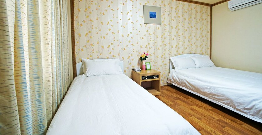 Imagen general del Hotel Emerald, Jeju. Foto 12