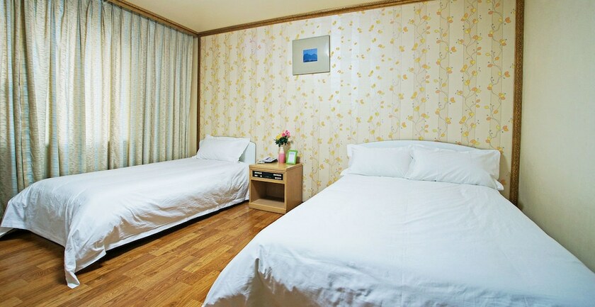 Imagen general del Hotel Emerald, Jeju. Foto 17