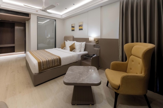 Imagen de la habitación del Hotel Emerald Luxe A Boutique. Foto 9