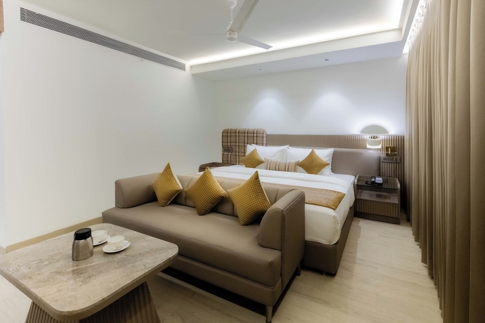 Imagen de la habitación del Hotel Emerald Luxe A Boutique. Foto 11