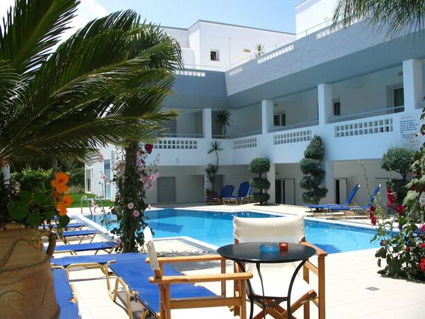 Imagen de la piscina del Hotel Emerald, Malia. Foto 20