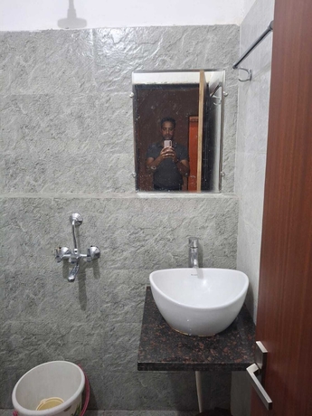Imagen de la habitación del Hotel Emerald Palace, Varanasi. Foto 2