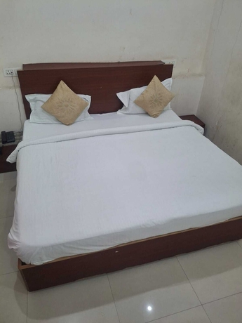 Imagen de la habitación del Hotel Emerald Palace, Varanasi. Foto 6