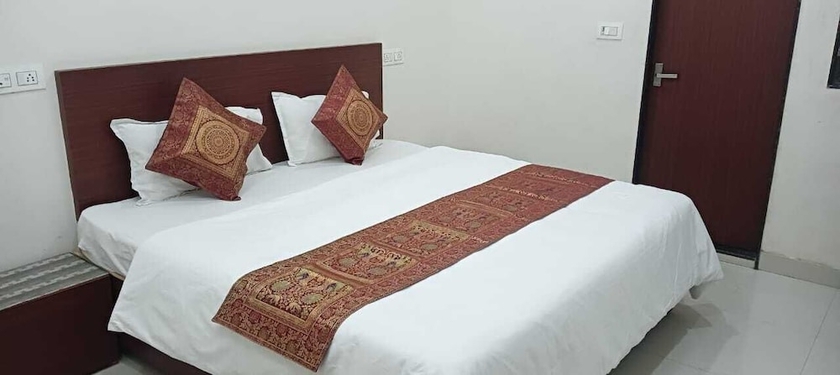 Imagen de la habitación del Hotel Emerald Palace, Varanasi. Foto 7
