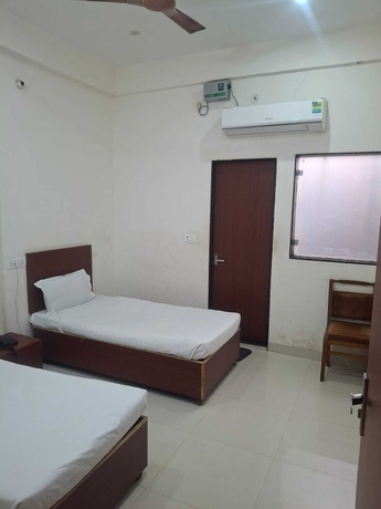 Imagen de la habitación del Hotel Emerald Palace, Varanasi. Foto 8