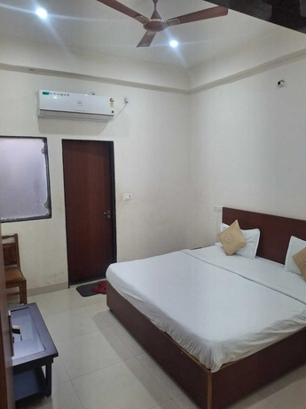 Imagen de la habitación del Hotel Emerald Palace, Varanasi. Foto 10