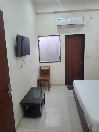 Imagen de la habitación del Hotel Emerald Palace, Varanasi. Foto 11