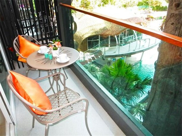 Imagen de la habitación del Hotel Emerald Patong New Studio with Balcony. Foto 26