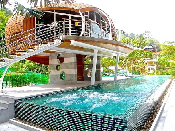 Imagen de la piscina del Hotel Emerald Patong New Studio with Balcony. Foto 35