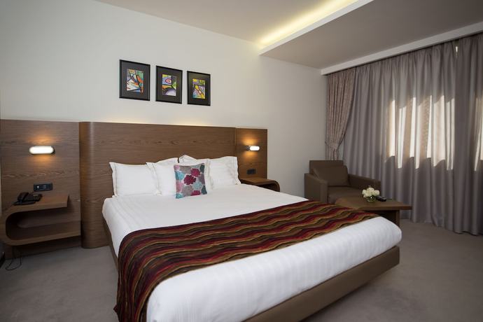 Imagen de la habitación del Hotel Emerald Pristina. Foto 7