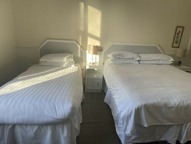 Imagen de la habitación del Hotel Emerald Residence, York. Foto 12