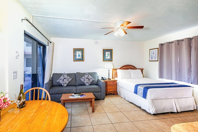 Imagen de la habitación del Hotel Emerald Seas Deerfield Beach Club. Foto 2