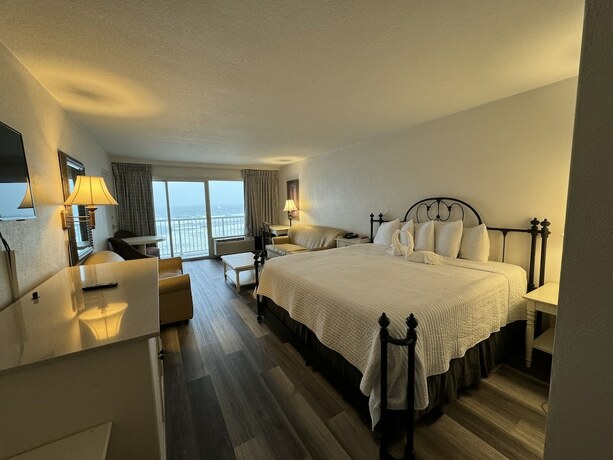 Imagen de la habitación del Hotel Emerald Shores Resort. Foto 14