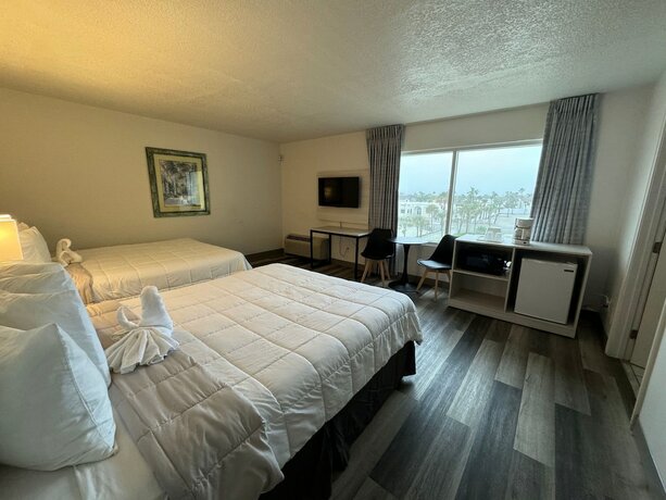 Imagen de la habitación del Hotel Emerald Shores Resort. Foto 17