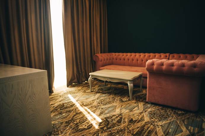 Imagen de la habitación del Hotel Emerald Suite. Foto 12