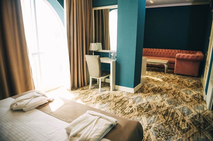 Imagen de la habitación del Hotel Emerald Suite. Foto 15