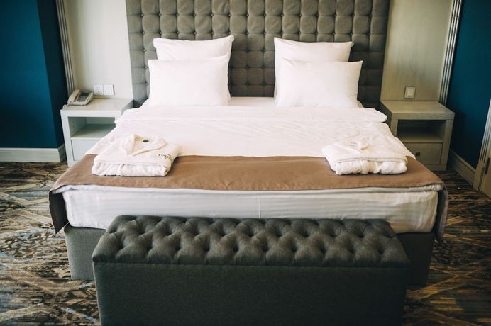 Imagen de la habitación del Hotel Emerald Suite. Foto 18