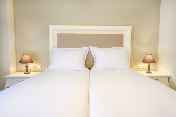 Imagen de la habitación del Hotel Emerald Suites. Foto 4
