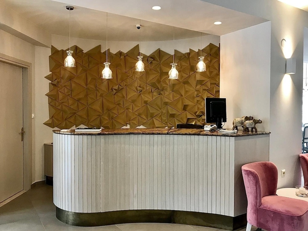 Imagen de los interiores del Hotel Emerald Suites. Foto 13