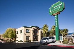 Imagen general del Hotel Emerald Suites. Foto 1