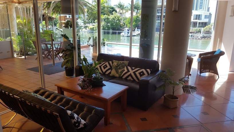 Imagen de los interiores del Hotel Emerald Surfers. Foto 19