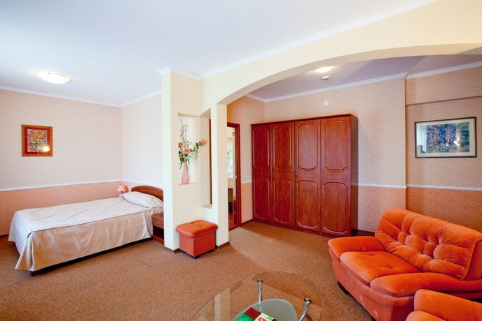 Imagen de la habitación del Hotel Emerald, Togliatti. Foto 5