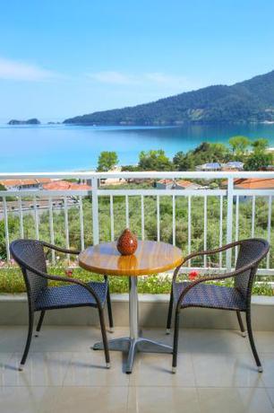 Imagen general del Hotel Emerald and Suites. Foto 1