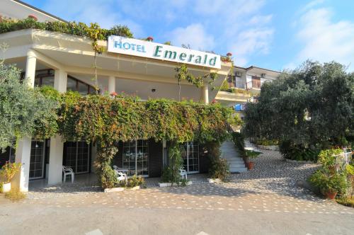 Imagen general del Hotel Emerald and Suites. Foto 10