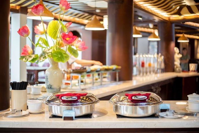 Imagen del bar/restaurante del Hotel Emeralda Resort Tam Coc. Foto 2