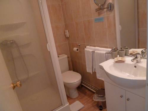 Imagen de la habitación del Hotel Emeraude, Confolens. Foto 5
