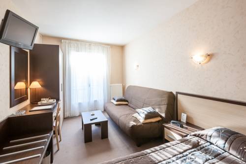 Imagen de la habitación del Hotel Emeraude, Confolens. Foto 6