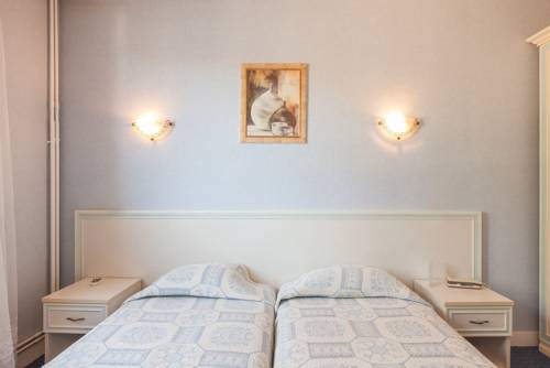 Imagen de la habitación del Hotel Emeraude, Confolens. Foto 12