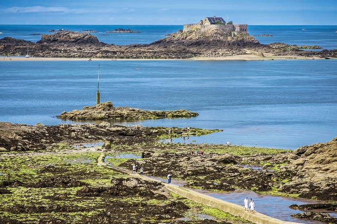 Imagen de los exteriores del Hotel Emeria Dinard Thalasso and Spa. Foto 11