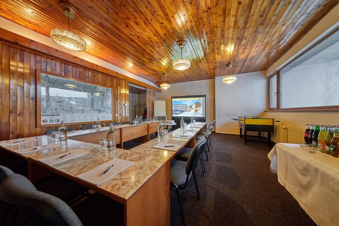 Imagen de los interiores del Hotel Emerich. Foto 13