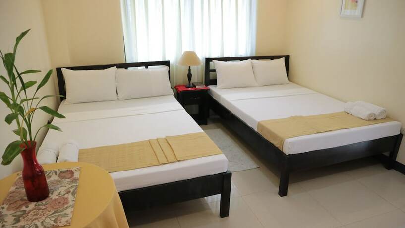 Imagen de la habitación del Hotel Emerill Inn. Foto 2