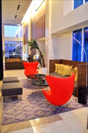 Imagen de los interiores del Hotel Emersia and Resort. Foto 17