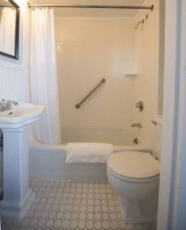 Imagen de la habitación del Hotel Emerson Inn. Foto 12