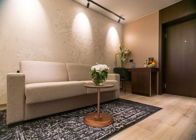 Imagen de la habitación del Hotel Emery. Foto 18