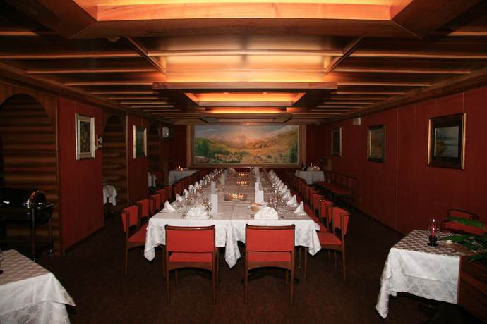 Imagen del bar/restaurante del Hotel Emet. Foto 8