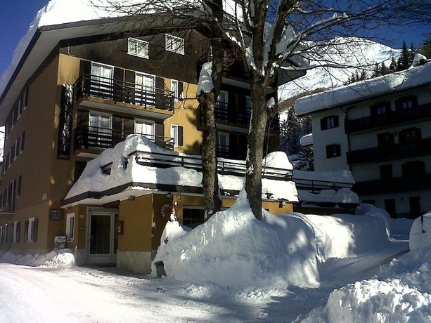 Imagen general del Hotel Emet. Foto 1
