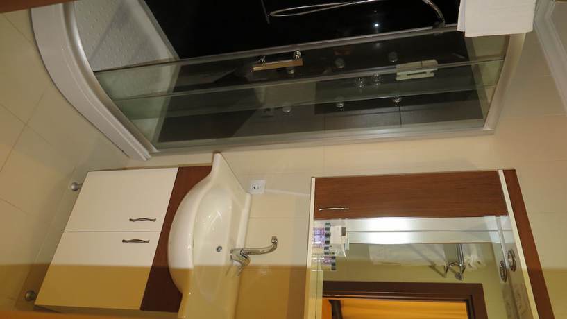 Imagen de la habitación del Hotel Emexotel Kocaeli. Foto 15
