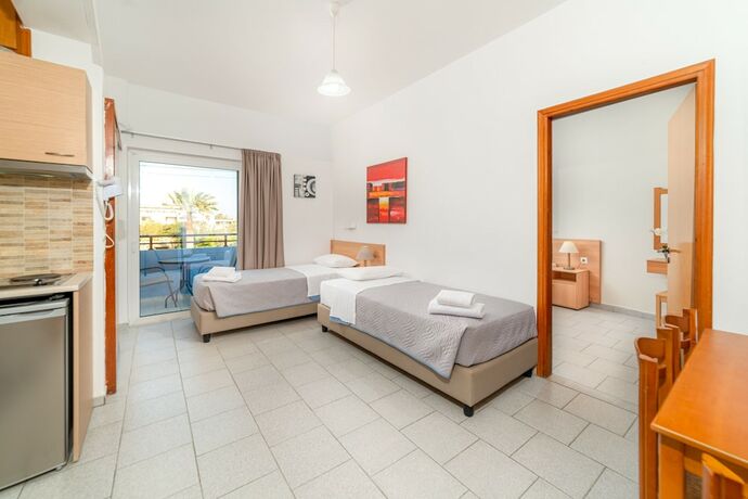 Imagen de la habitación del Hotel Emi Seaside. Foto 12