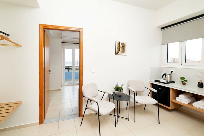 Imagen de la habitación del Hotel Emi Seaside. Foto 13