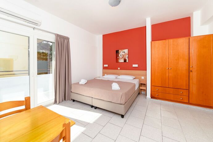 Imagen de la habitación del Hotel Emi Seaside. Foto 16