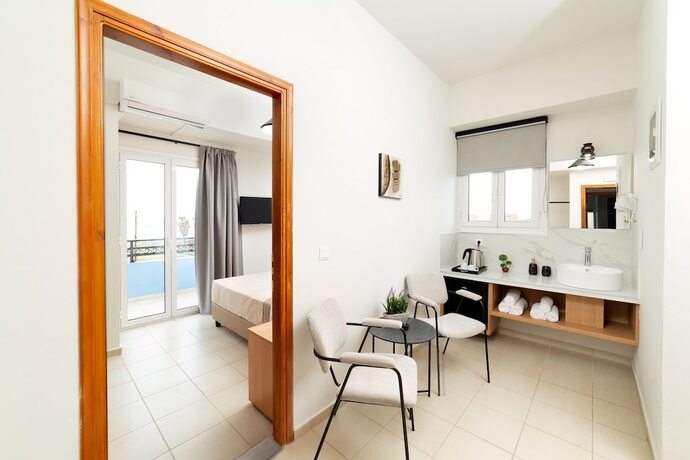 Imagen de la habitación del Hotel Emi Seaside. Foto 18